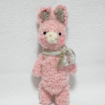 ピンク色のウサギ (あみぐるみ)の画像