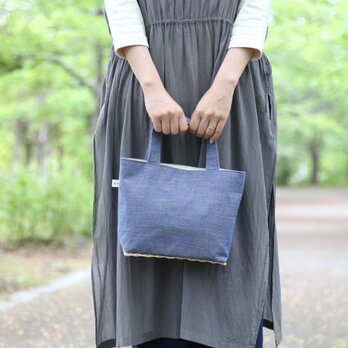 籐と布を組み合わせた手提げバッグ（会津木綿）銀青の画像