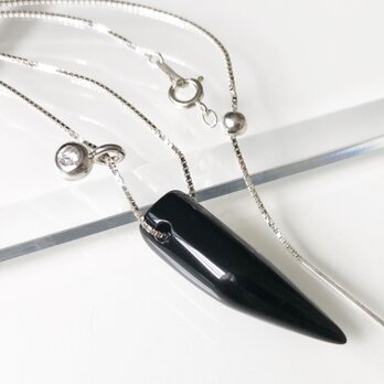 Onyx horn long silver necklace with sapphire drop　オニキスロングネックレスの画像