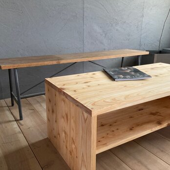 【リビングテーブル】桧無垢材の棚付きリビングテーブルの画像