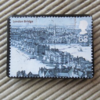 アップサイクル　イギリス　切手ブローチ 9635の画像