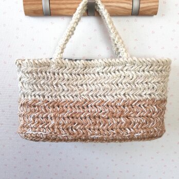 ヘリンボーン編みの麻紐バッグの画像