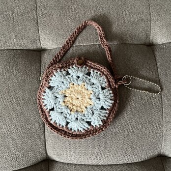 モチーフ編みのキーケース　水色の画像
