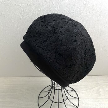 TOPI オールブラックレースのリブ付きベレー帽