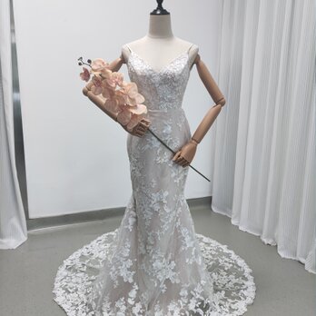 豪華！ウェディングドレス Vネック 贅沢な小花総レース キャミソール マーメイドライン 華やかなトレーン 結婚式の画像