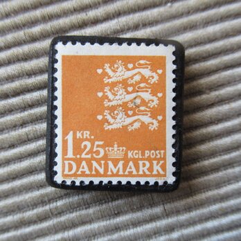 デンマーク　切手ブローチ9658の画像