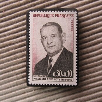 フランス　切手ブローチ 9680の画像