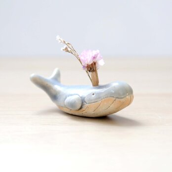 子クジラの花挿しオブジェ ブルーグレー ＊ ドライフラワー付き