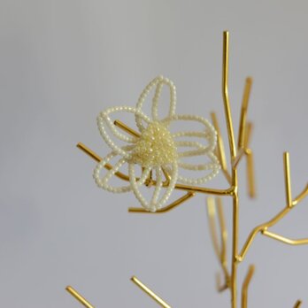 Lily　お花のイヤリングの画像