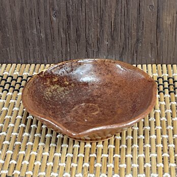 陶器 豆皿単品 花弁型　金茶濃淡（還元焼成）【240510】の画像