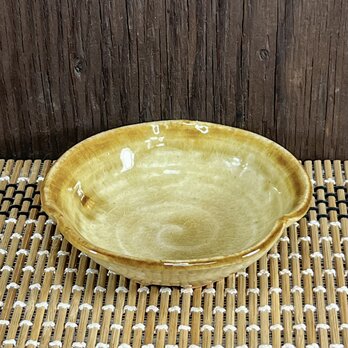 陶器 豆皿単品 花弁型　薄茶〜茶【240513】の画像