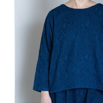 藍染Organic Cotton　ゆったりプルオーバー 【ジャガード織、葉模様生地】の画像