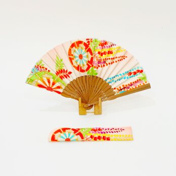 着物扇子　アンティークの絹の着物使用　日本の京都の職人が手仕事で制作　オンリーワン　プレゼントに最適 #62の画像