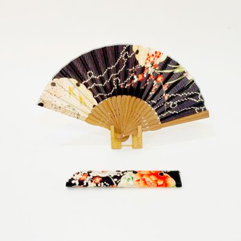 着物扇子　アンティークの絹の着物使用　日本の京都の職人が手仕事で制作　オンリーワン　プレゼントに最適 #63の画像