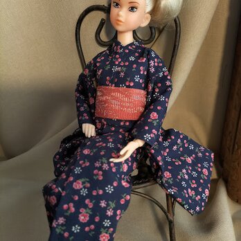 momoko用　浴衣と帯　（紺の地色にピンクの花柄）の画像