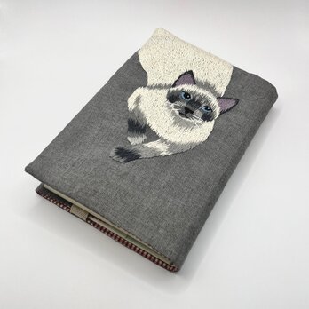 シャム猫の刺繍ブックカバー（送料無料）の画像