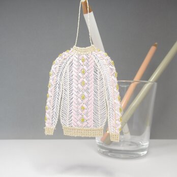 刺繍オーナメント・小さなセーター（ピンク）の画像