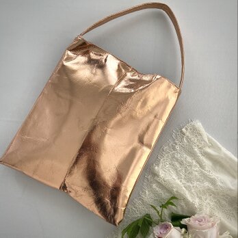ピッグ箔加工革＊ピンクゴールド ショルダーバッグ＊軽量