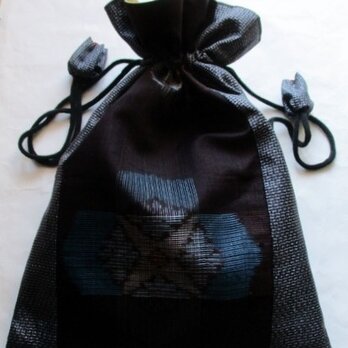 ７７７５　大島紬の着物で作った巾着袋の画像