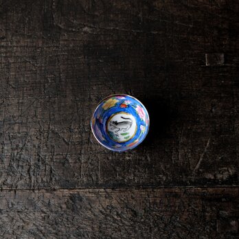 鮮やかな青◆見込みに子（鼠）  中国景徳鎮　干支　色絵金彩小ぶり猪口　チャイナレトロ　シノワズリの画像