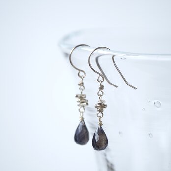 <受注製作> -Iolite drop- semi_lonp pierceの画像