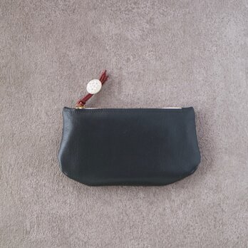 チャコールグレー色レザー　白い花ボタン　革の小さいコイン入れ　の画像