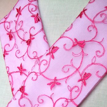 21　ピンクの唐草・チュールレース絹交織半襟の画像