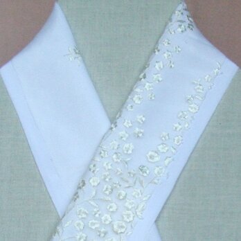 30　カスミソウ・チュールレース絹交織半襟の画像