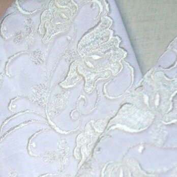 42 白いお花の唐草・チュールレース絹交織半襟の画像