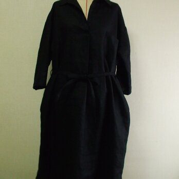 麻１００％ 黒 スキッパー衿 裾ワイシャツカーブ ７分丈袖ワンピース M~LLサイズの画像