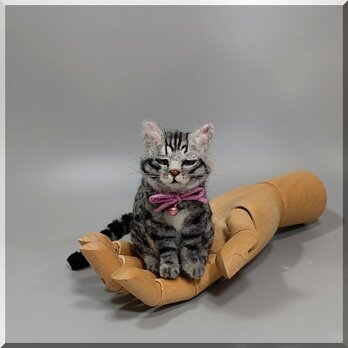 羊毛フェルト　猫　サバトラ猫さん　手のひらサイズ　サバトラ　ねこ　ネコ　猫フィギュアの画像