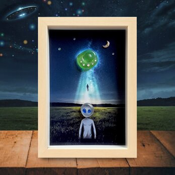 〈UFOと宇宙人〉シーグラスアートの画像