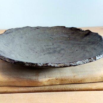 ぶどう灰釉フチ手折り皿の画像