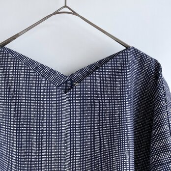 【1点もの】縦づかいのプルオーバーブラウス袖付き -浴衣地 紺色変わり格子模様 （ヴィンテージ） SLPO111の画像