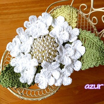 額紫陽花のコサージュ　白の画像