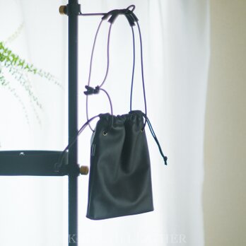 《WATERPROOF LEATHER》巾着バッグ　blackの画像