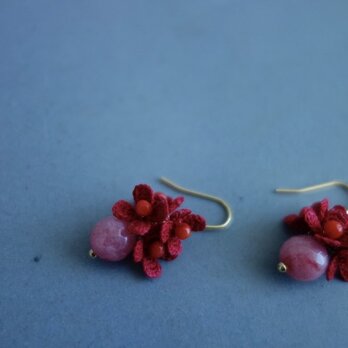 Pink Hisui / bouquet of red flowerの画像