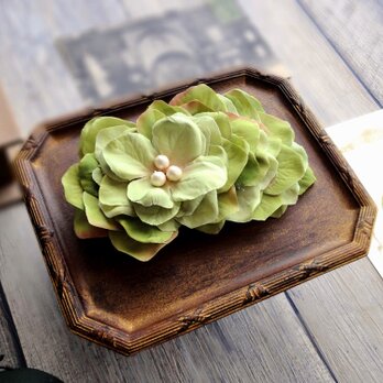 花びらのバレッタ  Lサイズ ■ フラットデザイン コットンパール ■ グリーンナチュラル