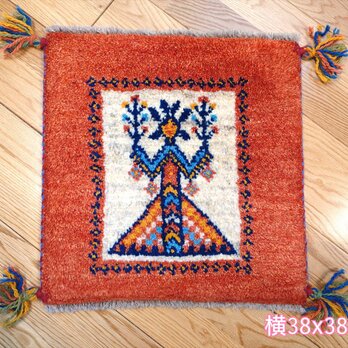 ペルシャ　ギャッベ　マット　38x38.5cm　女の子　カシュガイ族の画像