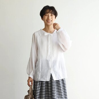 他にないデザイン、リボン付きブラウス　夏の日焼け止めにも　麻100％　240617-1の画像