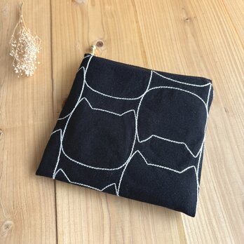 ＜刺繍にゃんこ＞　12ｃｍファスナー　ぺたんこポーチの画像