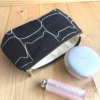 ＜刺繍にゃんこ＞　角丸ポーチ　Mサイズの画像