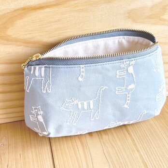 ＜刺繍　ねこ＞　角丸ポーチ　Mサイズの画像