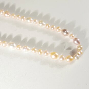 4.5-5.5mm本真珠（淡水パール）とSV925のオールノット・ネックレス（マルチカラー、ピンク、アジャスター）