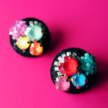 ＜Stella～遊び好きの星～＞刺繍イヤリング「 ジュエルJewe/夜空の花 」の画像