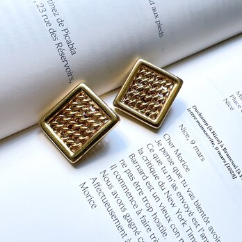 YM143-【 Monet 】モネ・ヴィンテージイヤリング　Gold-tone rectangular mesh designの画像