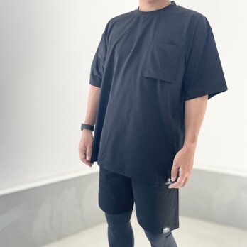 【ユニセックス 】ラッシュガード ポケット付 ビッグシルエットTシャツ【ブラック】の画像