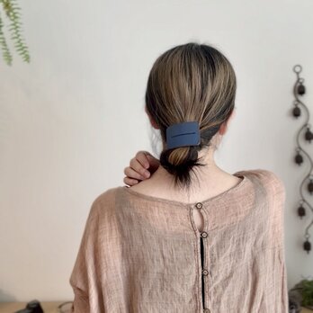 ひとつ結びのためのバレッタ　(BLUE)の画像