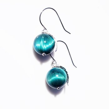 虎目石と翼のフックピアス　～青虎の画像