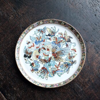 カラフルな蝶々尽くし◆中国製造　赤絵金彩中皿プレート　器　チャイナレトロ　シノワズリ